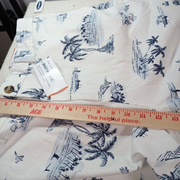 Old Navy Men's White Island Scenic Shorts 38 Ultimate Slim Built-in Flex NWT - Picture 12 of 15